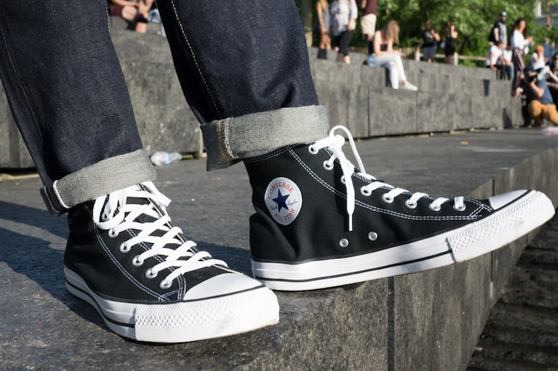 converse chuck taylor all star on foot