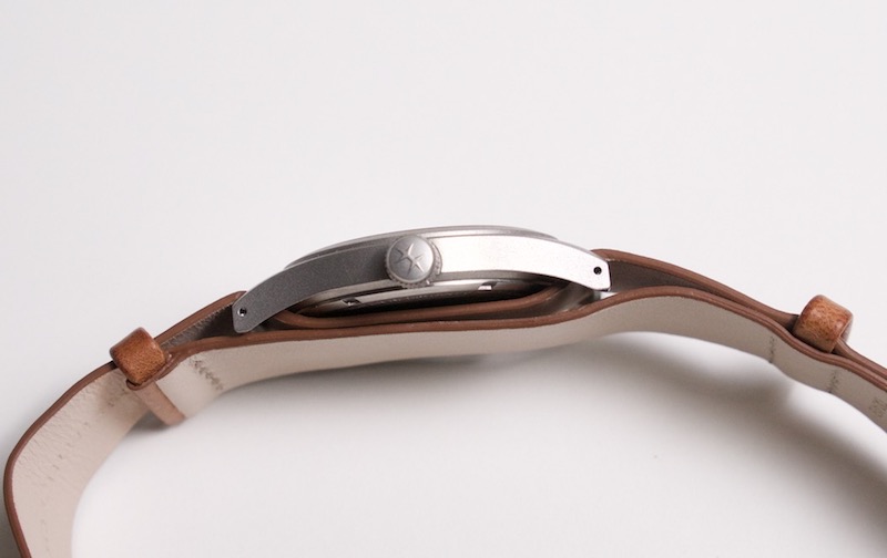 hamilton khaki field watch side view