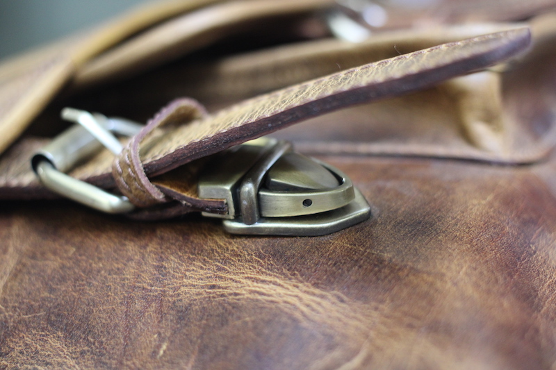 kodiak leather satchel buckle