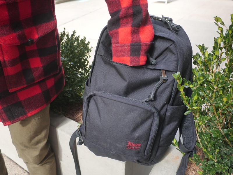 filson dryden front pockets
