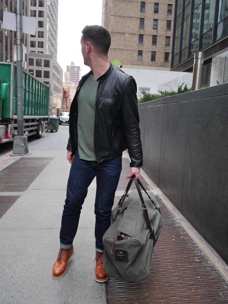 Filson Duflle one handed carry