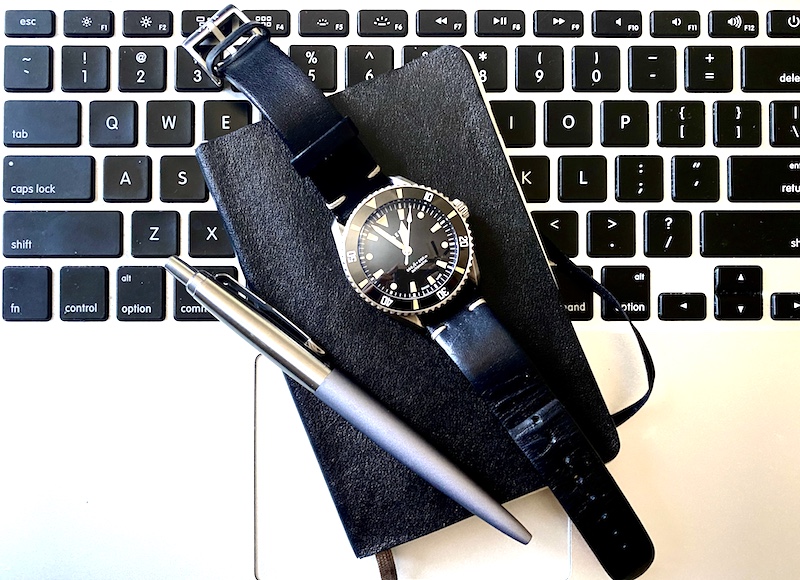 vaer d7 arctic swiss diver watch on keyboard