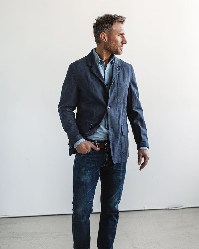 Taylor Stitch's The Gibson blazer for warm weath