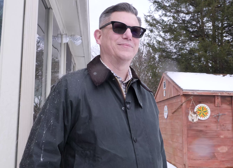 Barbour Beaufort's waxed jacket, water dripping on fabric