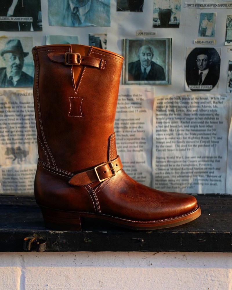 Clinch Engineering Boots Profile