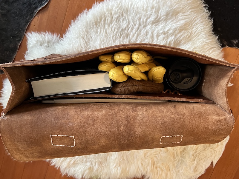 linden leather messenger bag capacity