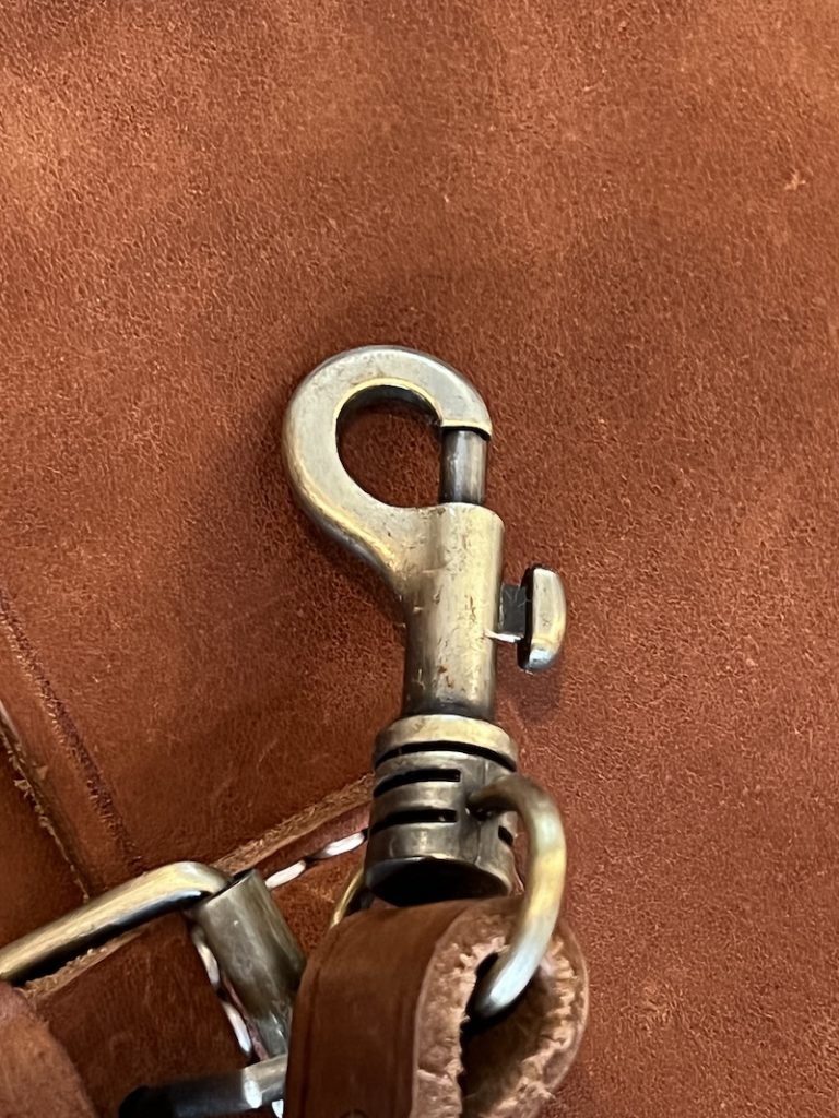 linden leather messenger bag clip