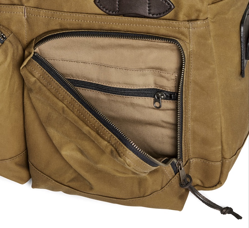 filson 48hr duffle bag pockets