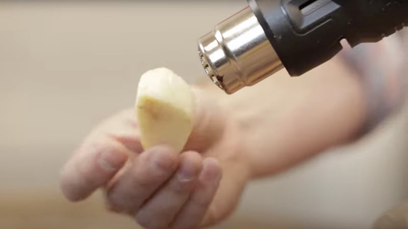 heating bar of wax