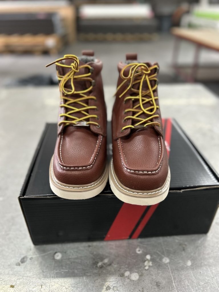 rockrooster norwood moc toe work boot toes