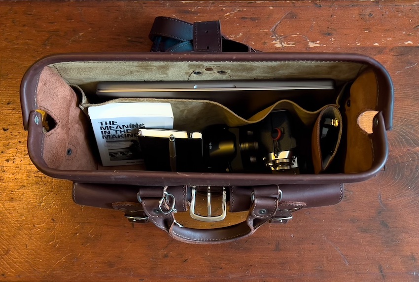 saddleback flight bag interior