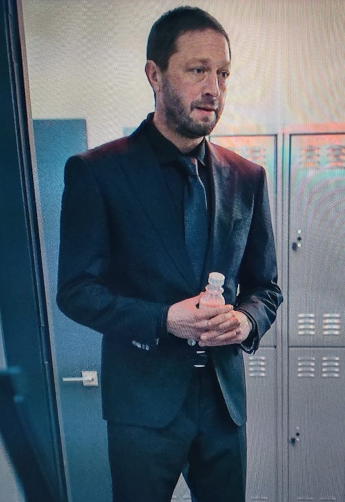 richie's suit the bear hulu boss