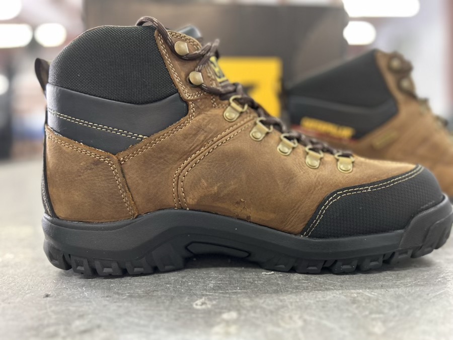cat threshold boots profle