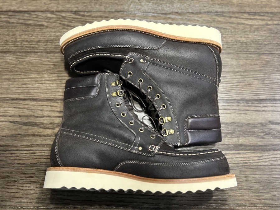 grant stone field boot on table