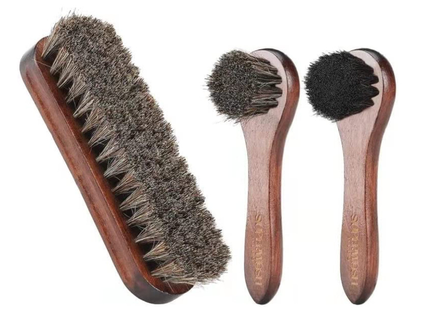 Horsehair and dauber brushes for cleaning boots