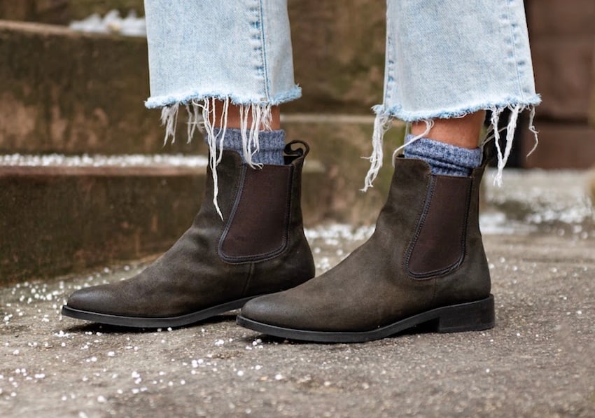 chelsea boots in waxed suede