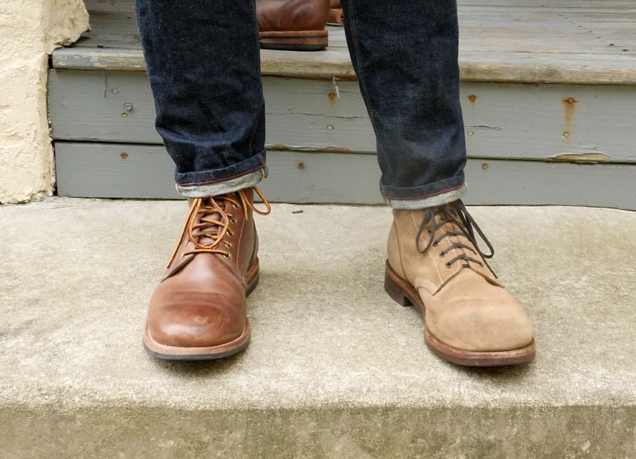 On the left Oakstreet Bootmakers Chromexcel Trench boot, on the right the roughout Chromexcel Field boot.